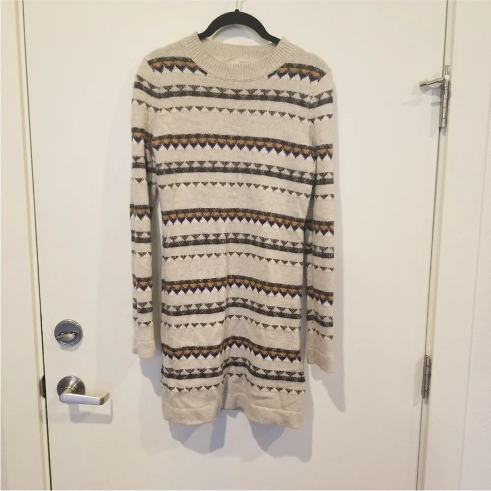Levi's Neutral Geometric Sweater Dress - Picture 4 of 6